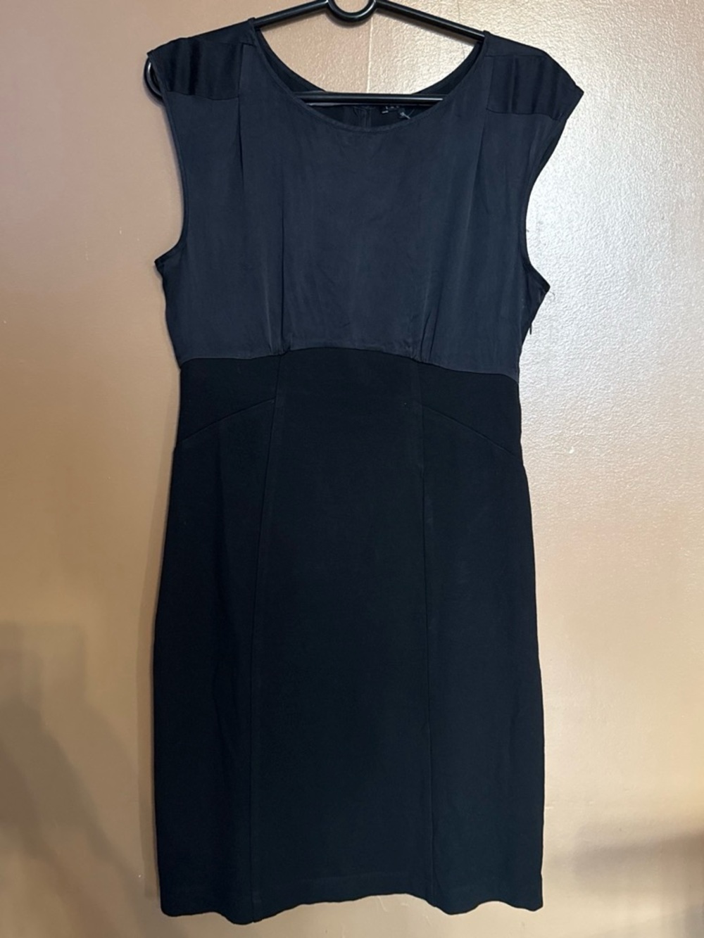 Theory Black Cap-Sleeve Sheath Dress